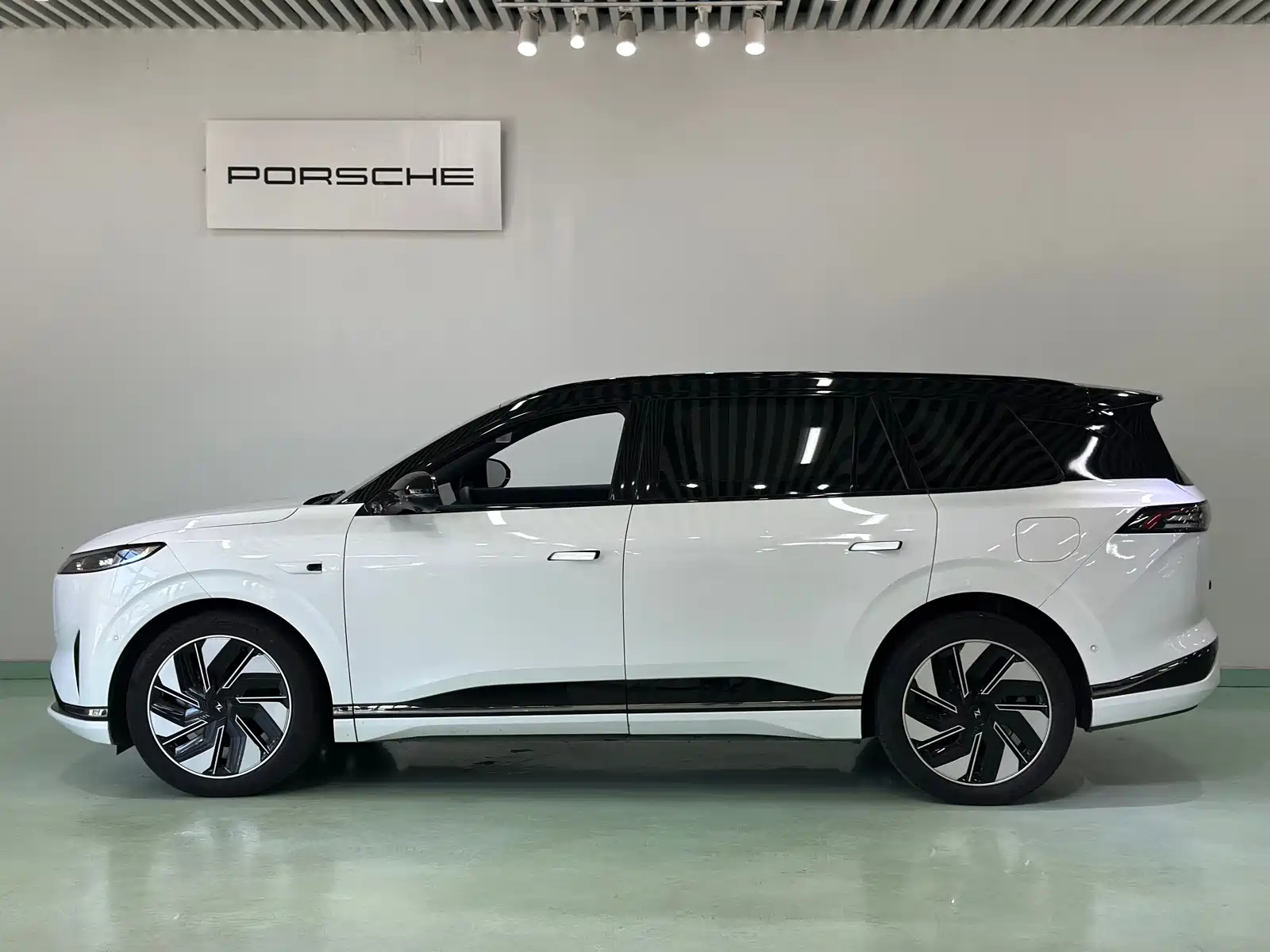 Фото 2 - Dongfeng Yipai eπ008