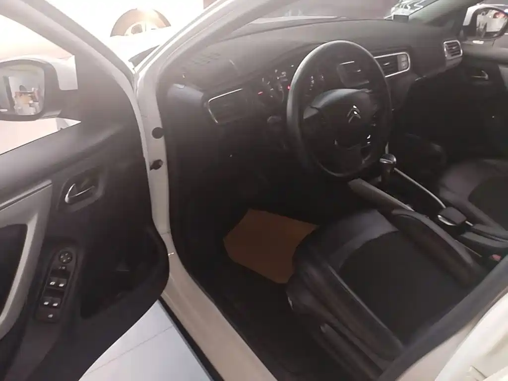 صورة 16 - Citroën C3-XR
