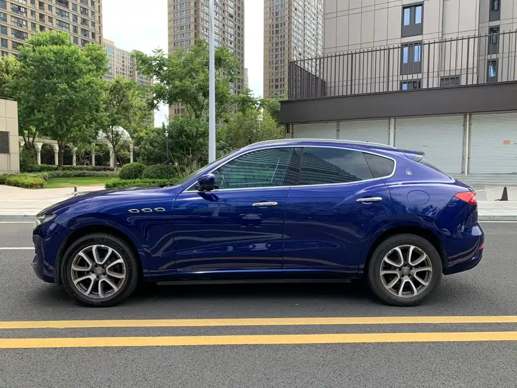 Фото 7 - Maserati Levante