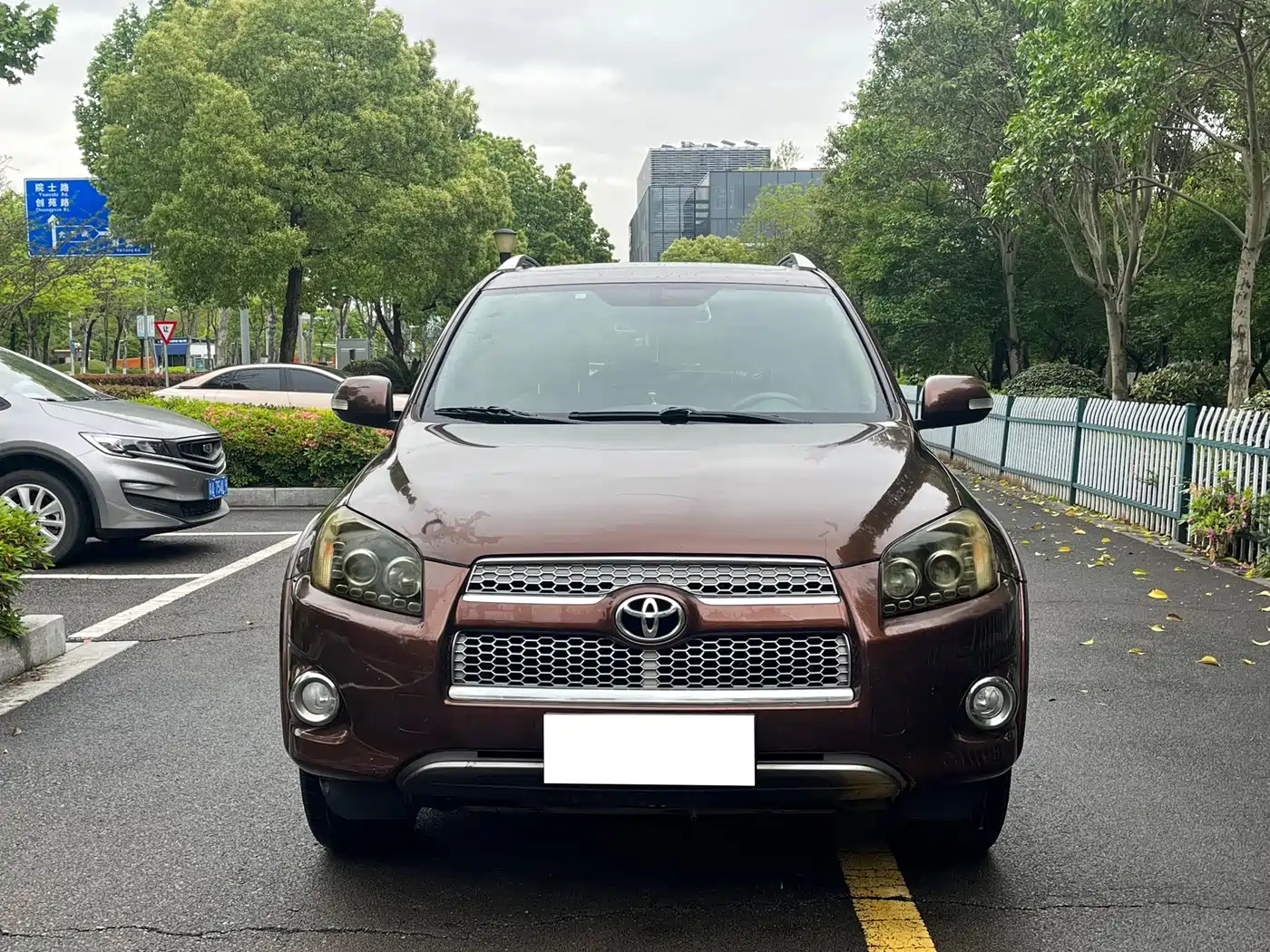 Toyota RAV4 Rongfang 2011 2.0L Automatic 4WD Edition фото 2