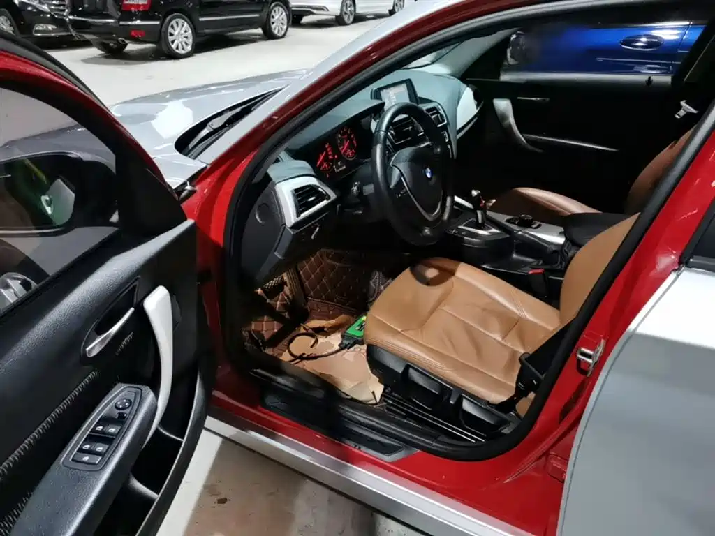 BMW 1 Series (Import) 2016 118i Leading фото 16
