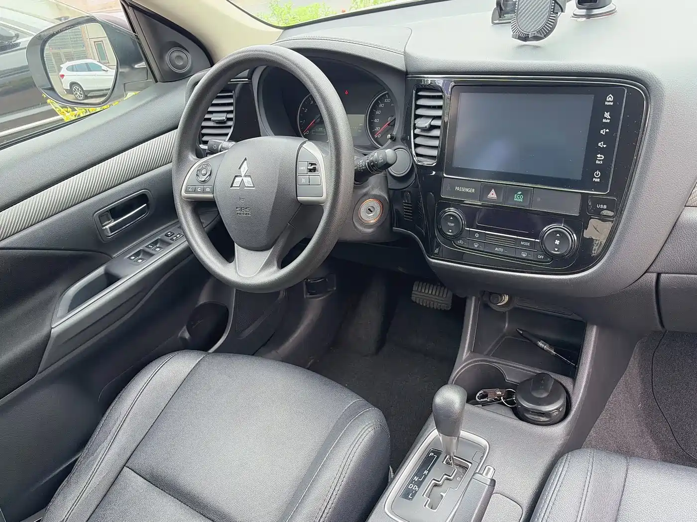 Mitsubishi Outlander 2016 2.0L 2WD Fashion Edition 5-seater фото 11