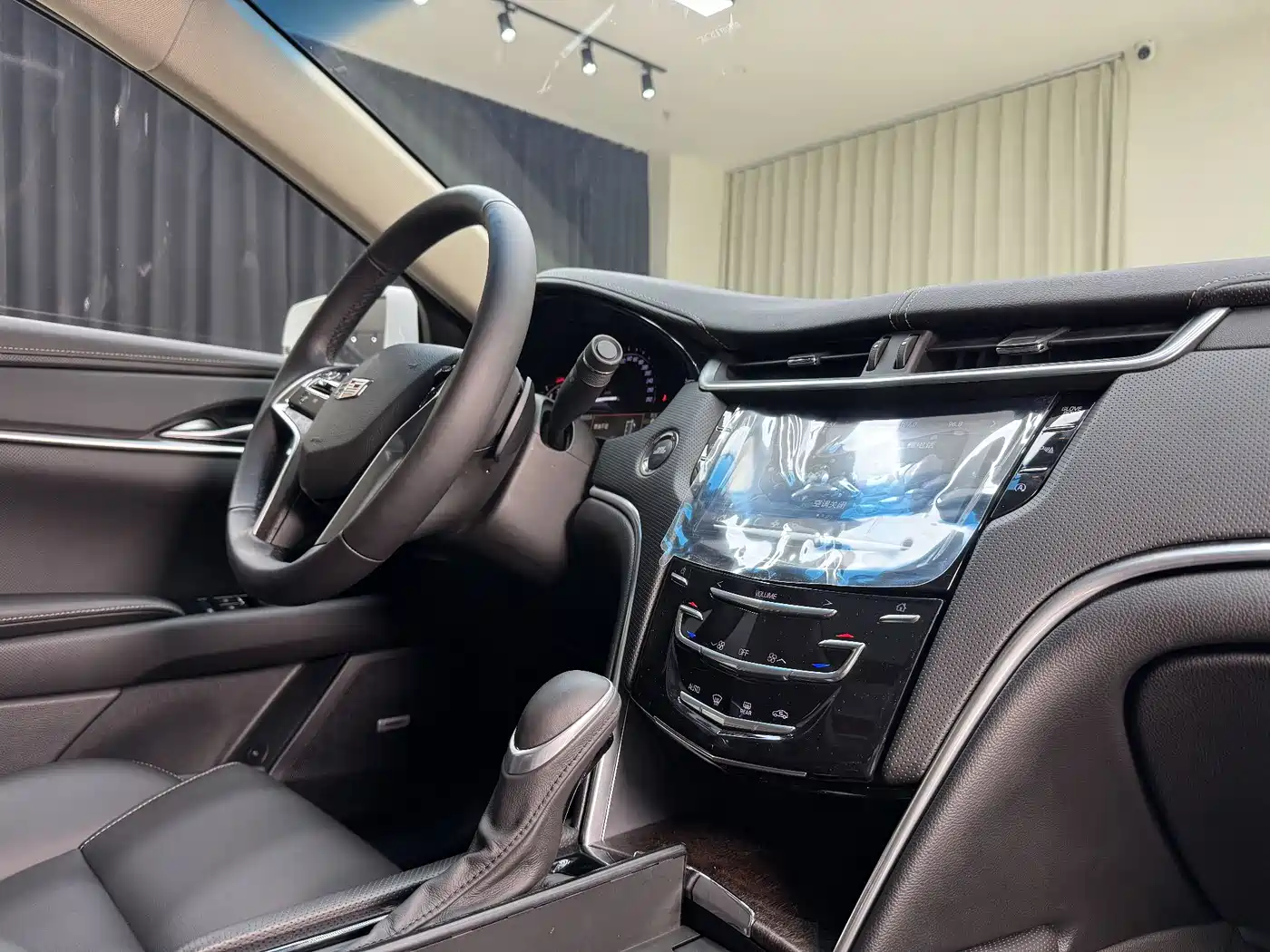 Cadillac XTS 2018 28T Technology фото 37