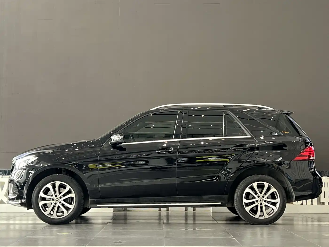 Mercedes-Benz GLE 2017 GLE 320 4MATIC Dynamic фото 9