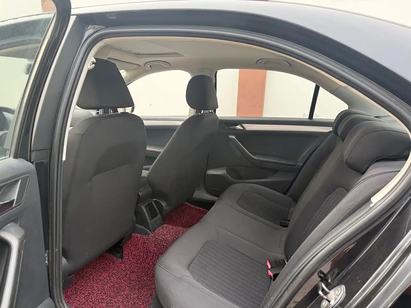 Volkswagen Jetta 2013 1.6L Manual Comfort фото 5