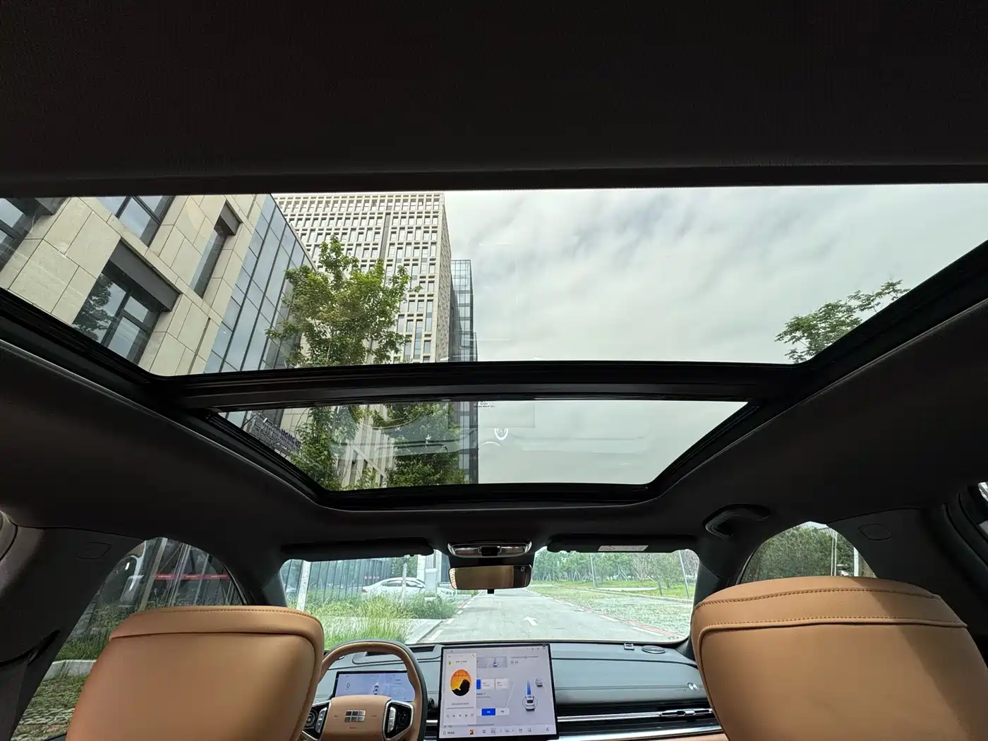 Geely Galaxy Galaxy A7 2025 EM-i 150km Explorer+ Edition фото 15