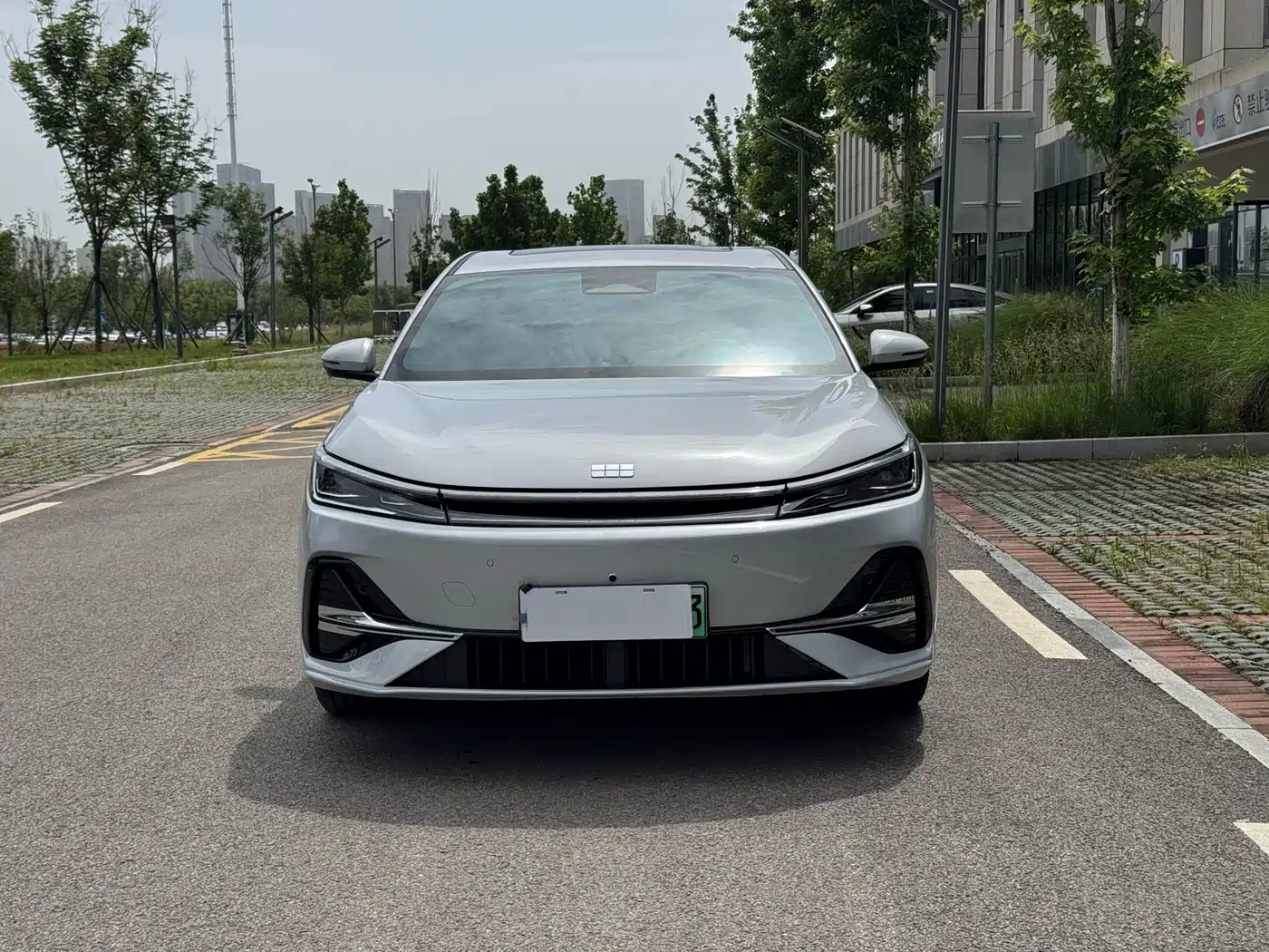 Geely Galaxy Galaxy A7 2025 EM-i 150km Explorer+ Edition фото 2