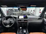 Фото 6 - Lexus LX