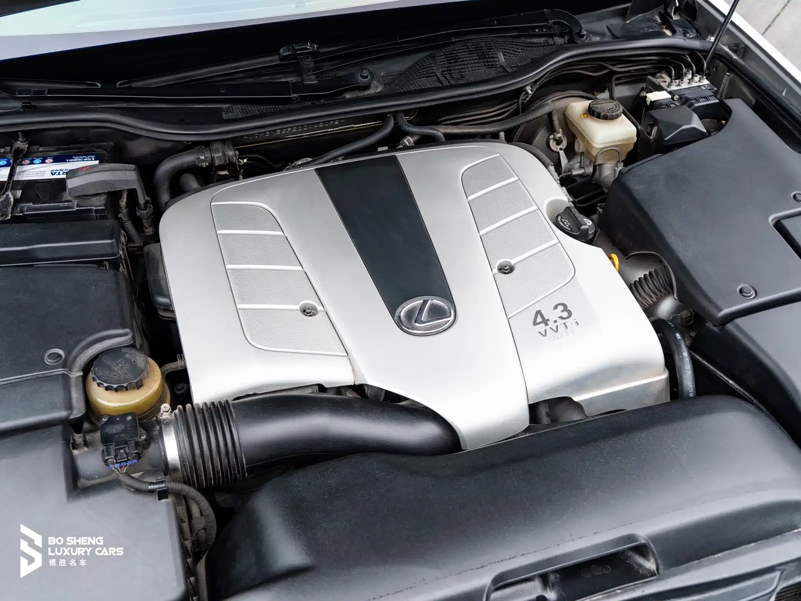 Фото 43 - Lexus LS