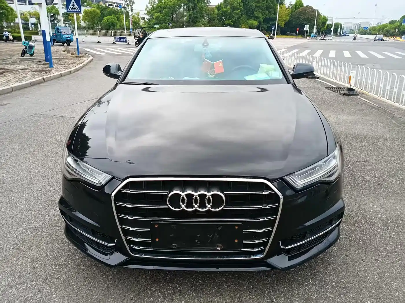 Фото 2 - Audi A6L