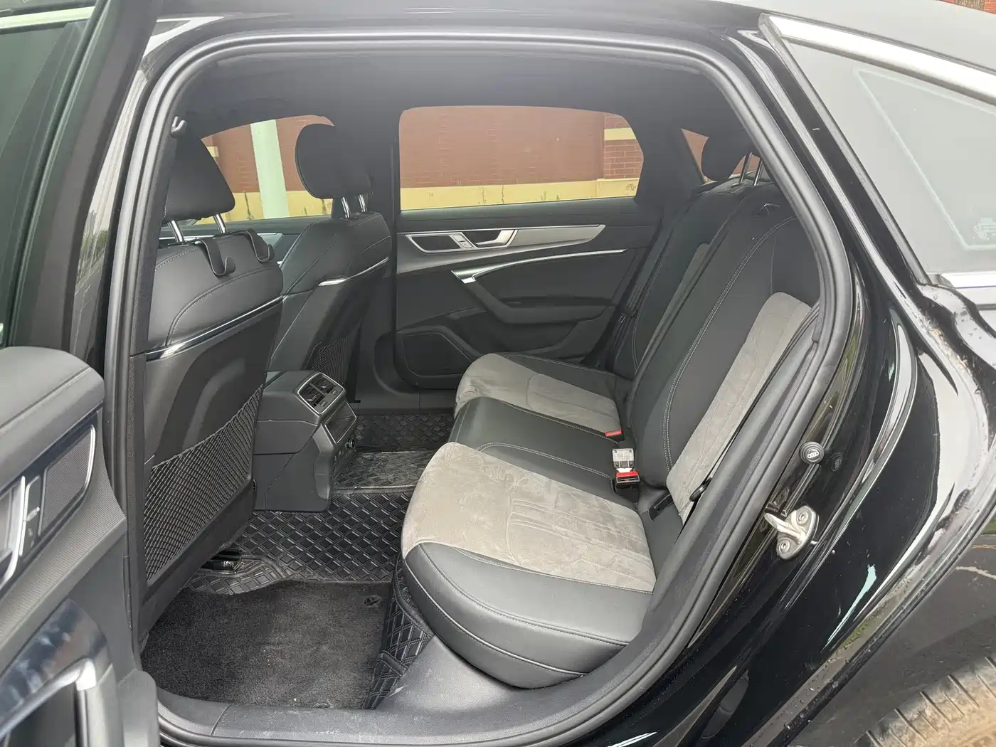 Audi A6L 2023 40 TFSI Luxury Dynamic фото 7