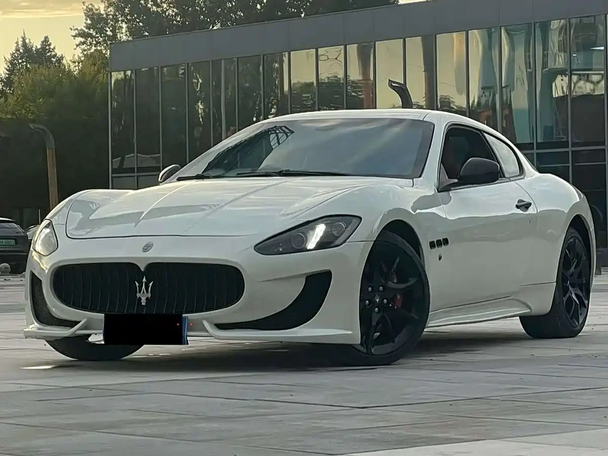 Maserati GranTurismo 2013 4.7L Sport F1