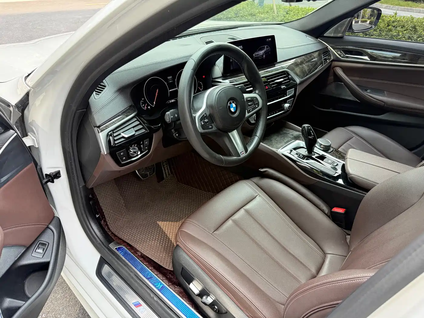 صورة 14 - BMW 5 Series