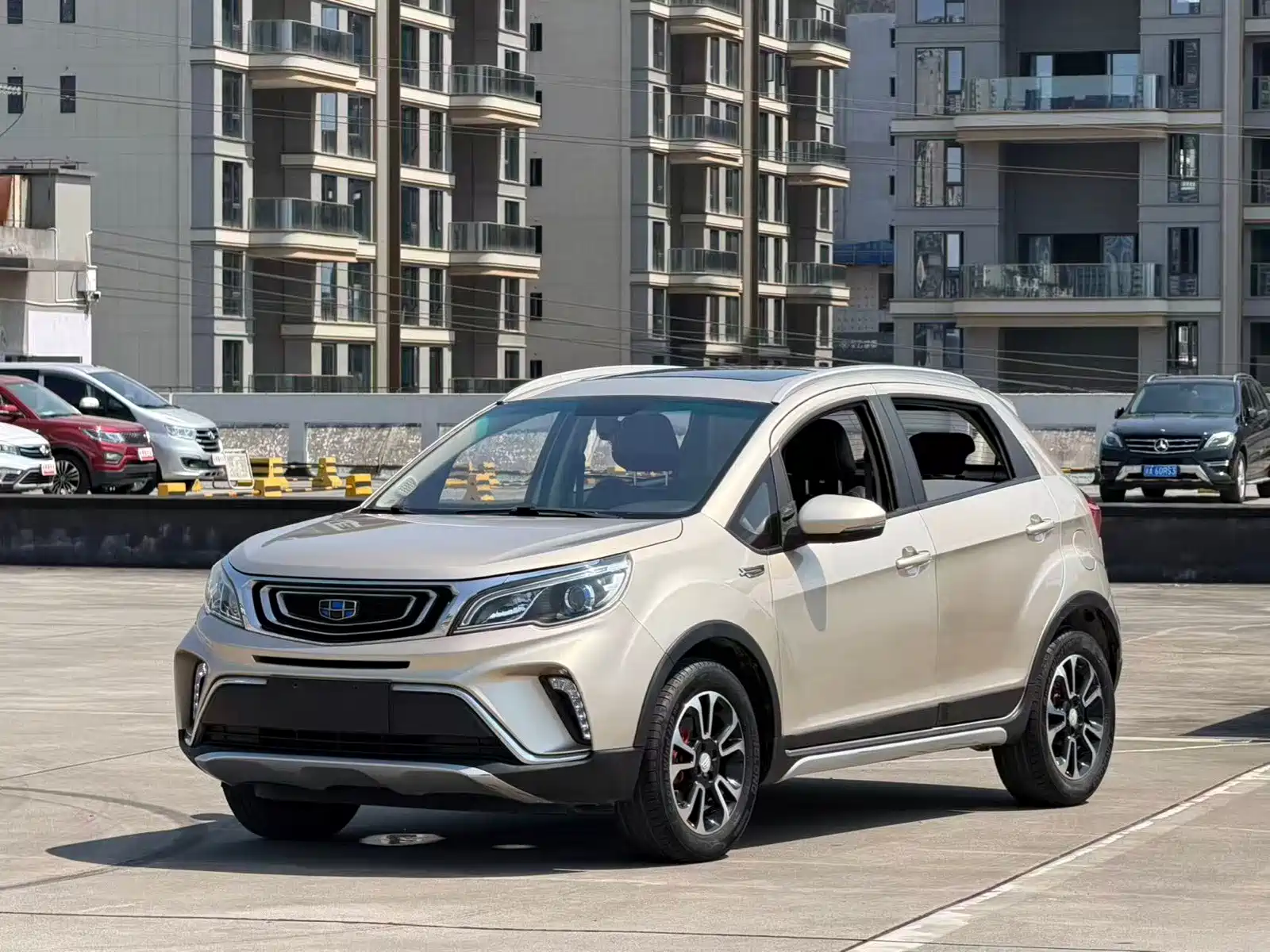 Фото 1 - Geely Vision X3