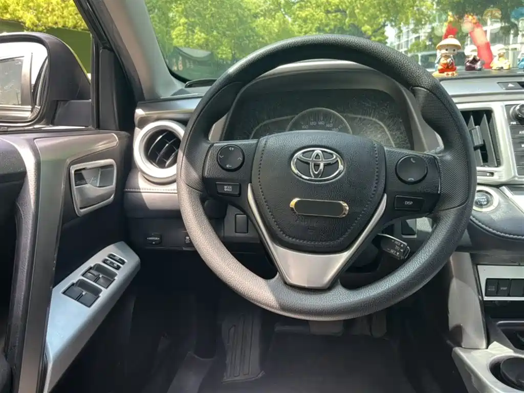 Toyota RAV4 Rongfang 2016 2.0L CVT 2WD Trend (China V) фото 6