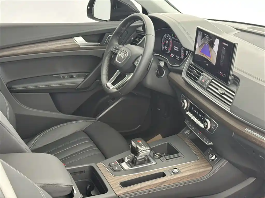 Audi Q5L 2024 Model 40 TFSI Luxury Elegance фото 12
