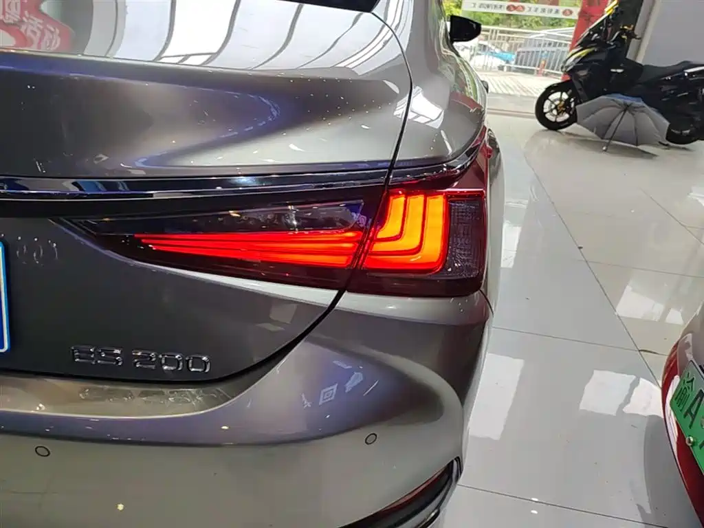 Lexus ES 2022 200 Excellence Edition фото 8