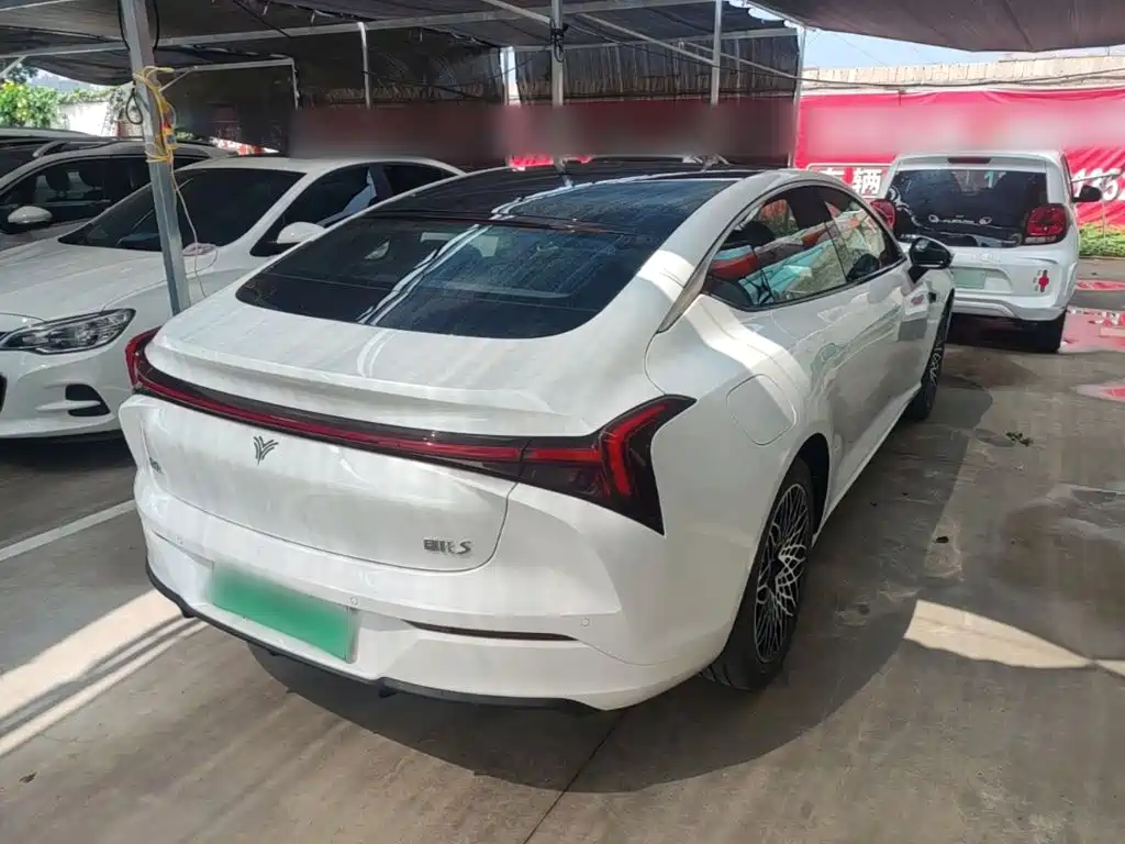 Nezha Auto Nezha S 2026 2024 Model Pure Electric 520km RWD Lite Edition