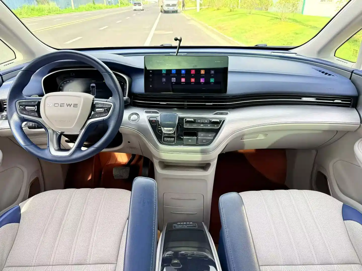 Фото 5 - Roewe iMAX8