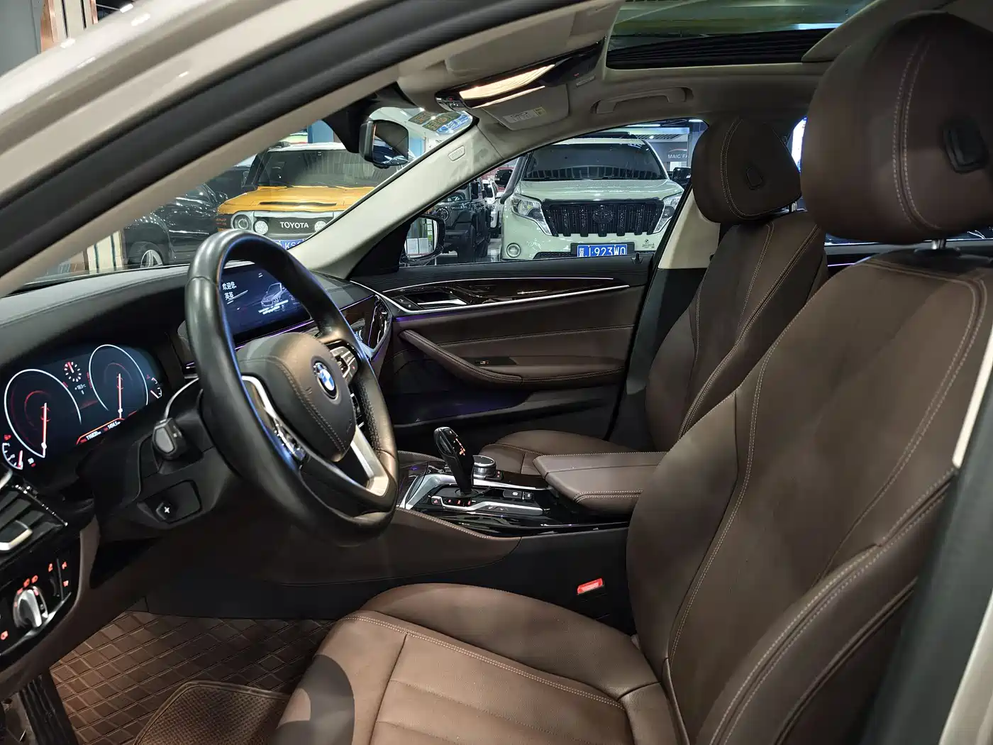 BMW 5 Series 2019 525Li Luxury Package фото 5