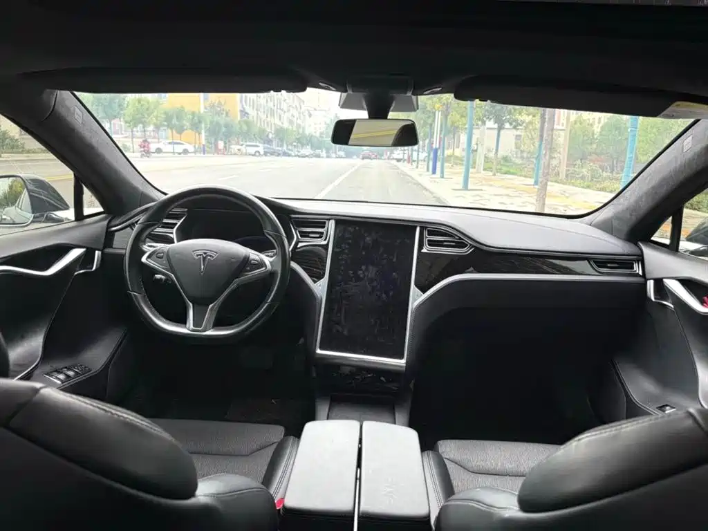TESLA MODEL S