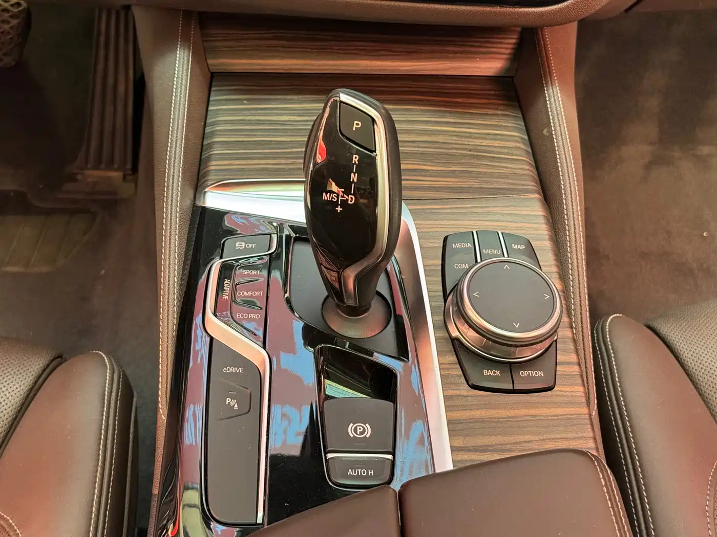 BMW 5 Series New Energy 2019 530Le Luxury Package фото 9