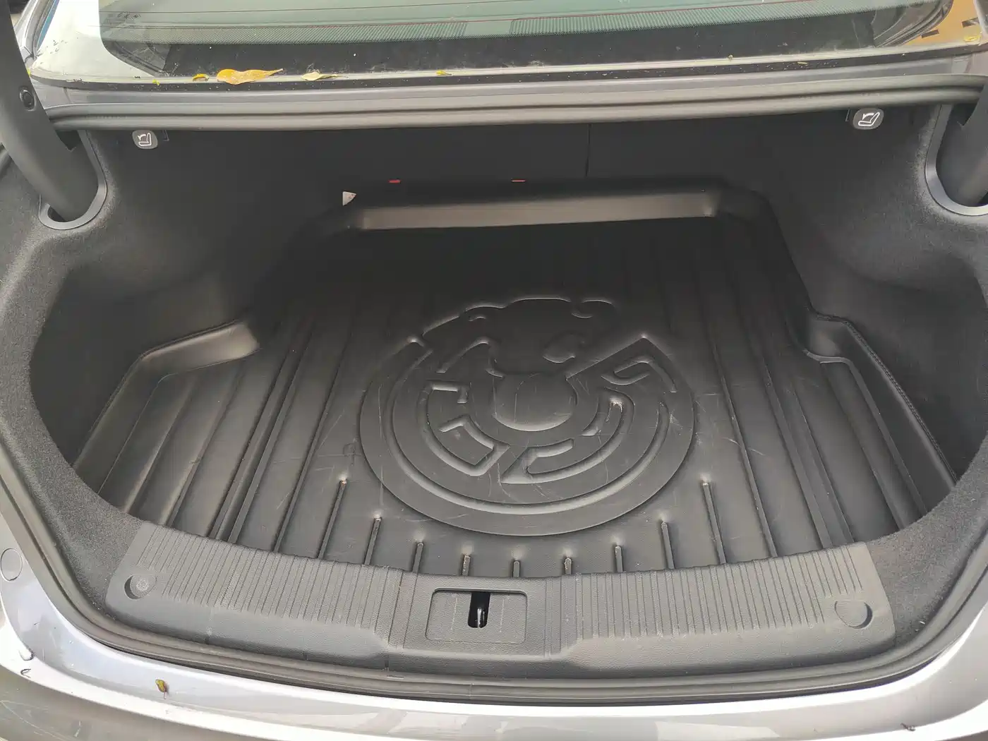 Hongqi H5 PHEV 2025 170 Super Hybrid Edition фото 13