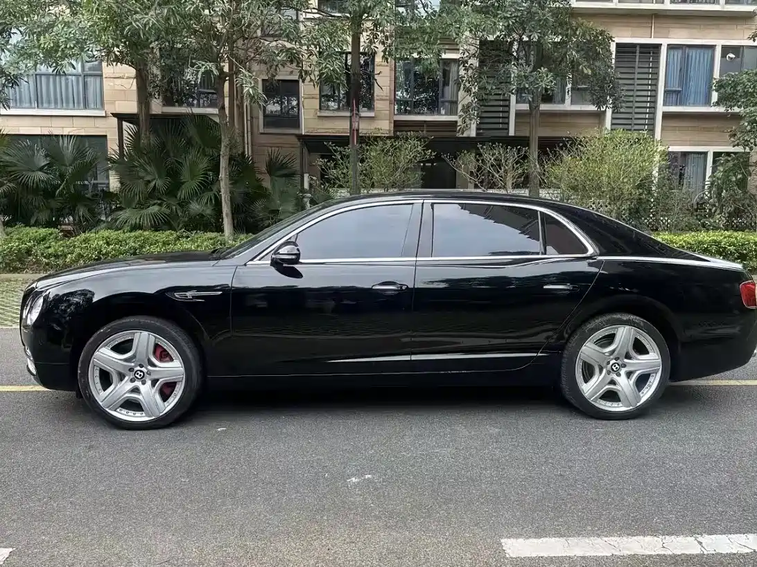 Photo 3 - Bentley Flying Spur