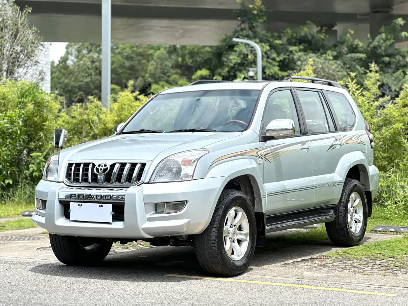 Photo 1 - Toyota Prado