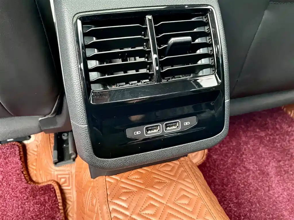 Volkswagen Sagitar 2023 300TSI DSG Surpassing Edition фото 17