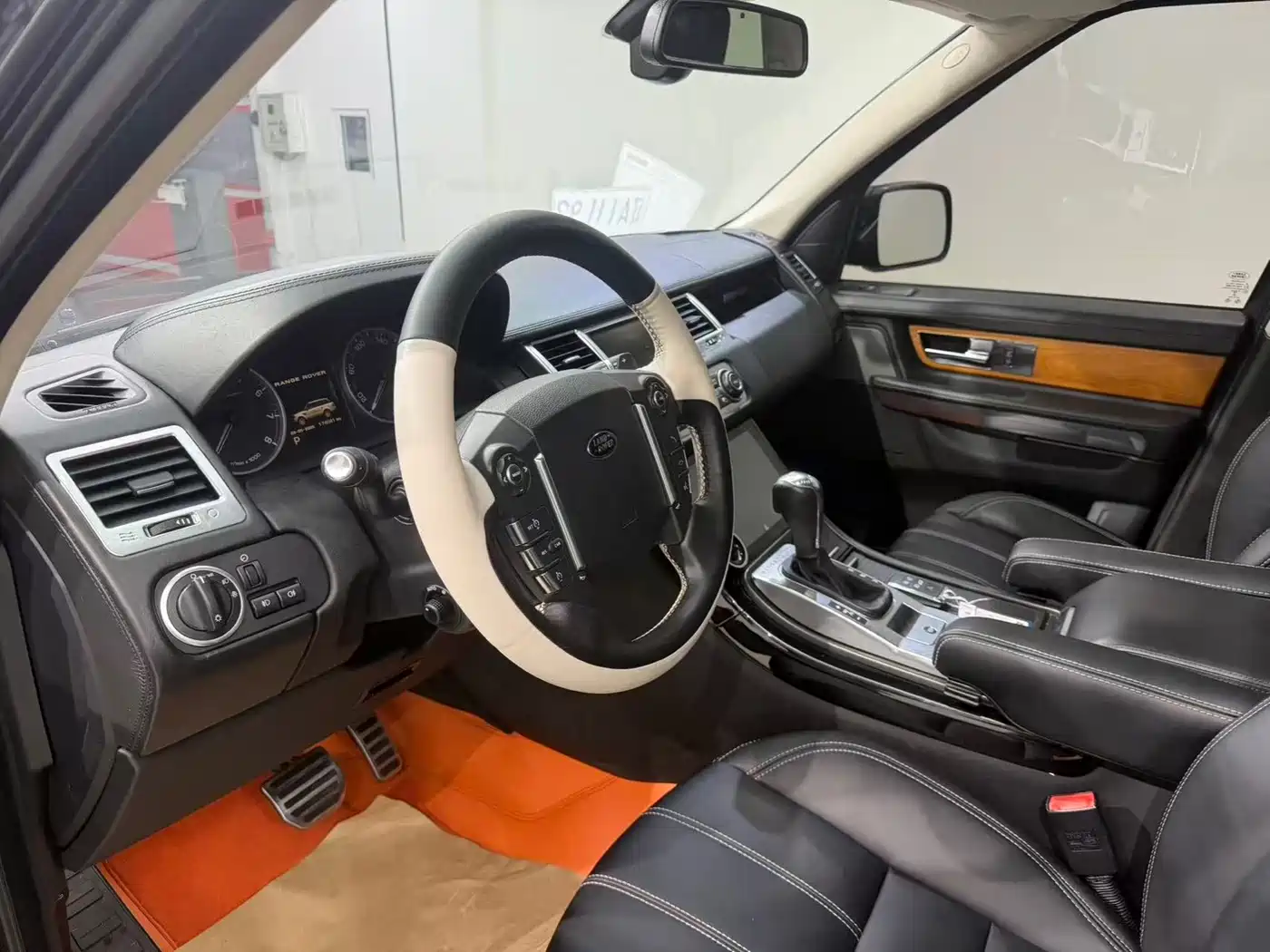 Land Rover Range Rover Sport 2012 5.0 NA V8 HSE фото 4
