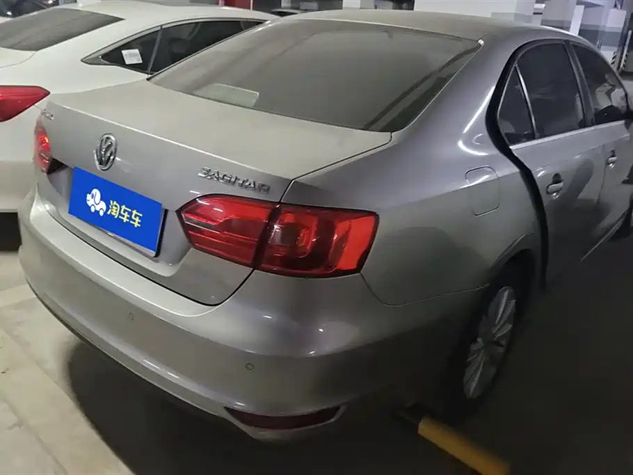 Volkswagen Sagitar 2014 Facelift 1.6L Automatic Leading Version фото 3