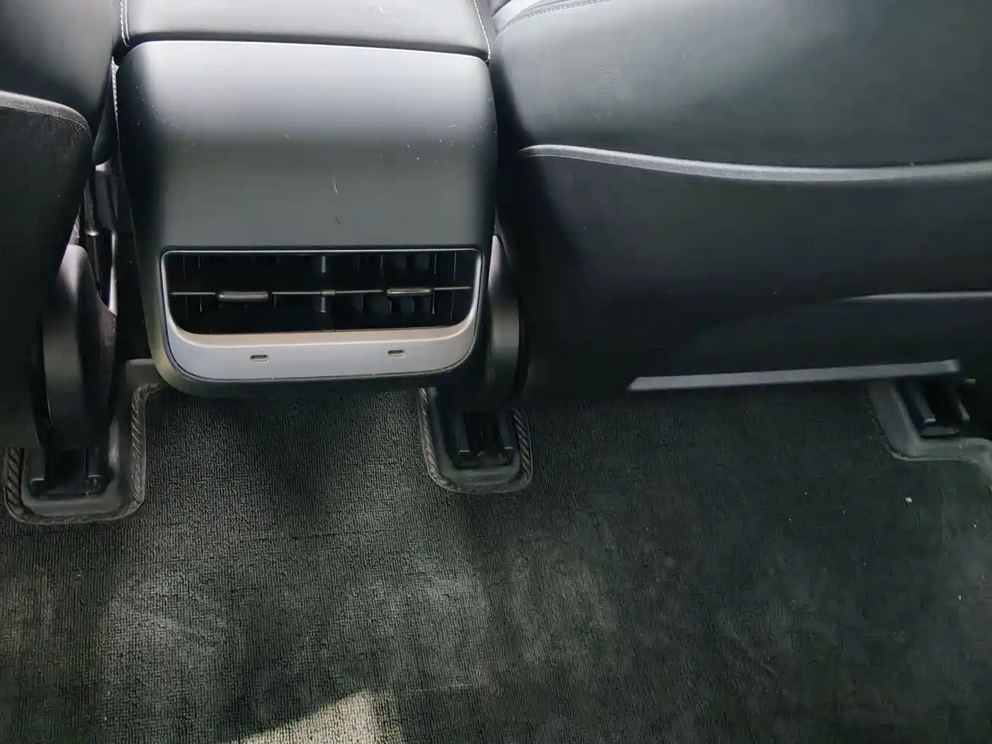 Фото 9 - Tesla Model 3