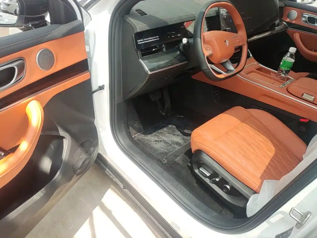Nezha Auto Nezha L 2026 2024 Extended Range 310 Flash Charge Red Edition