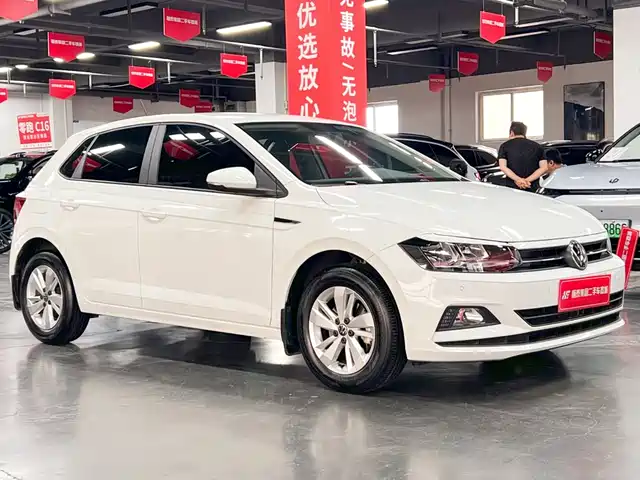 Volkswagen Polo 2023 Facelift Plus 1.5L Auto Joyful Living Edition — фото 3