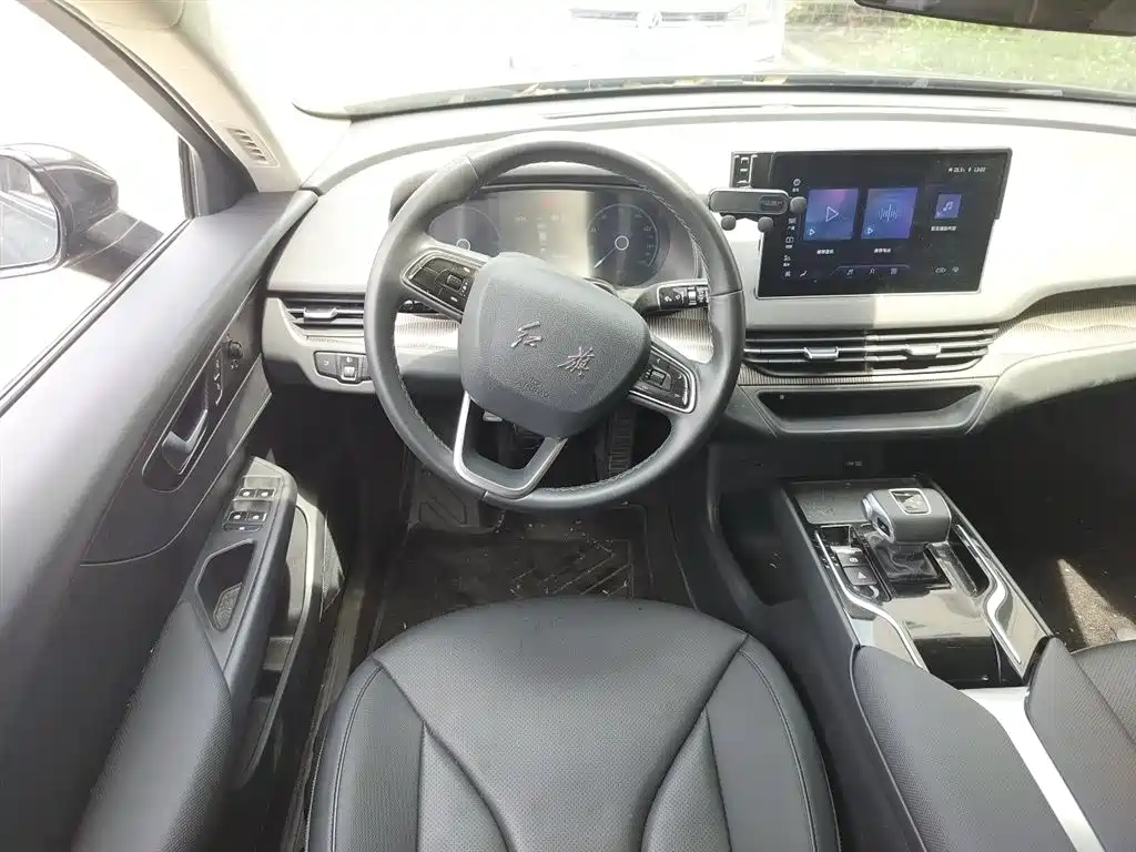Hongqi E-QM5 2023 Facelift Basic Travel Edition фото 3