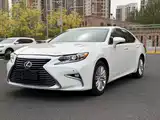 Фото 1 - Lexus ES