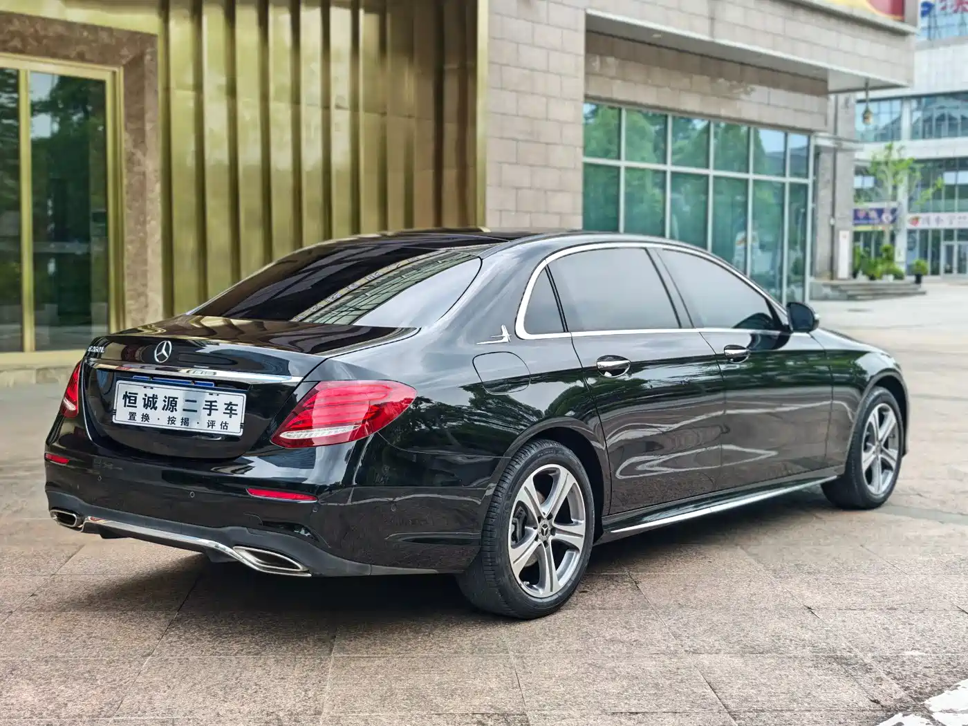 Mercedes-Benz E-Class 2020 Model E 260 L Sport фото 7