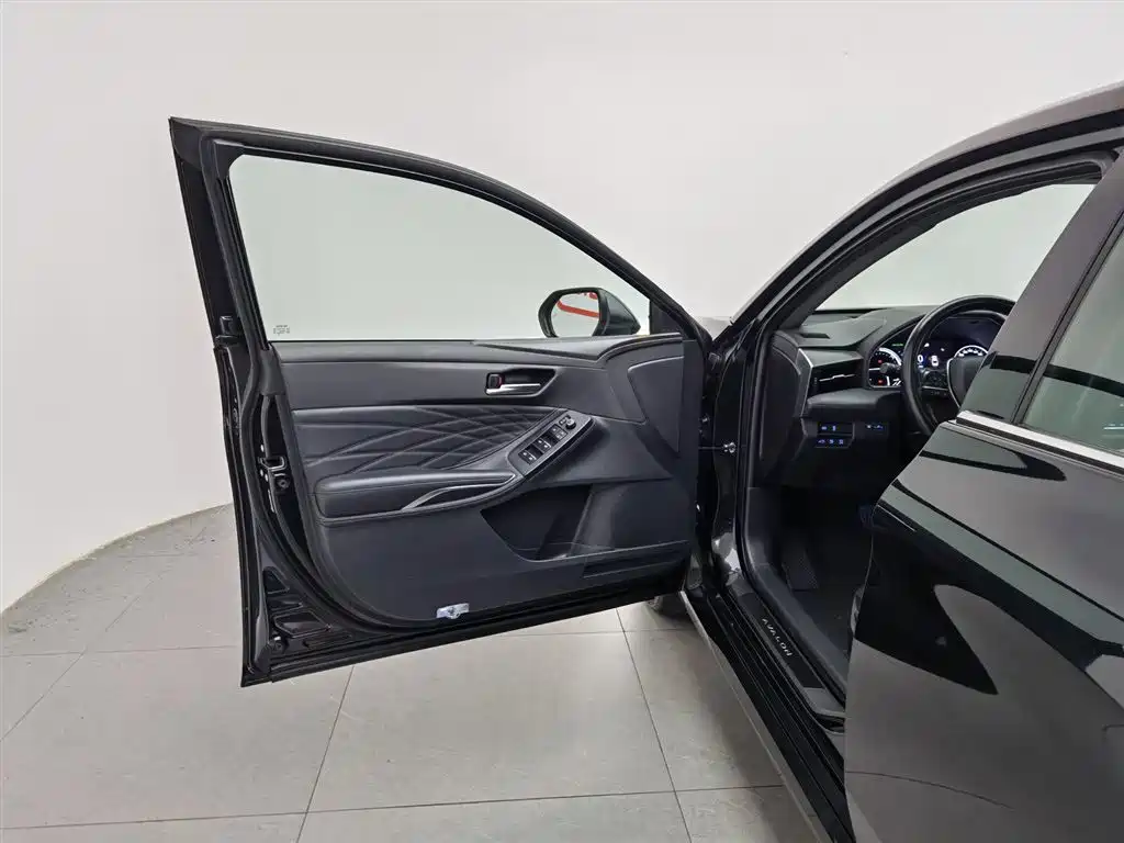 Toyota Avalon 2019 Hybrid 2.5L XLE Premium Edition China VI фото 8