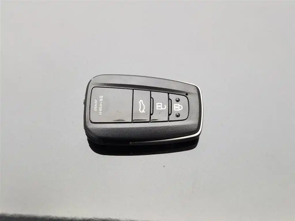 Toyota Avalon 2019 Hybrid 2.5L XLE Premium Edition China VI фото 19