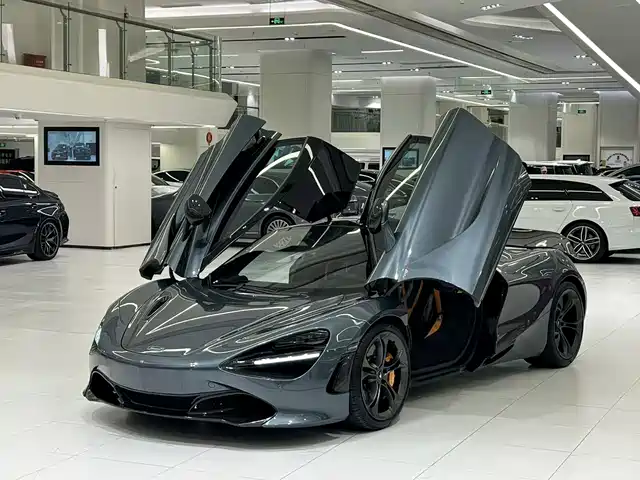 MCLAREN 720S