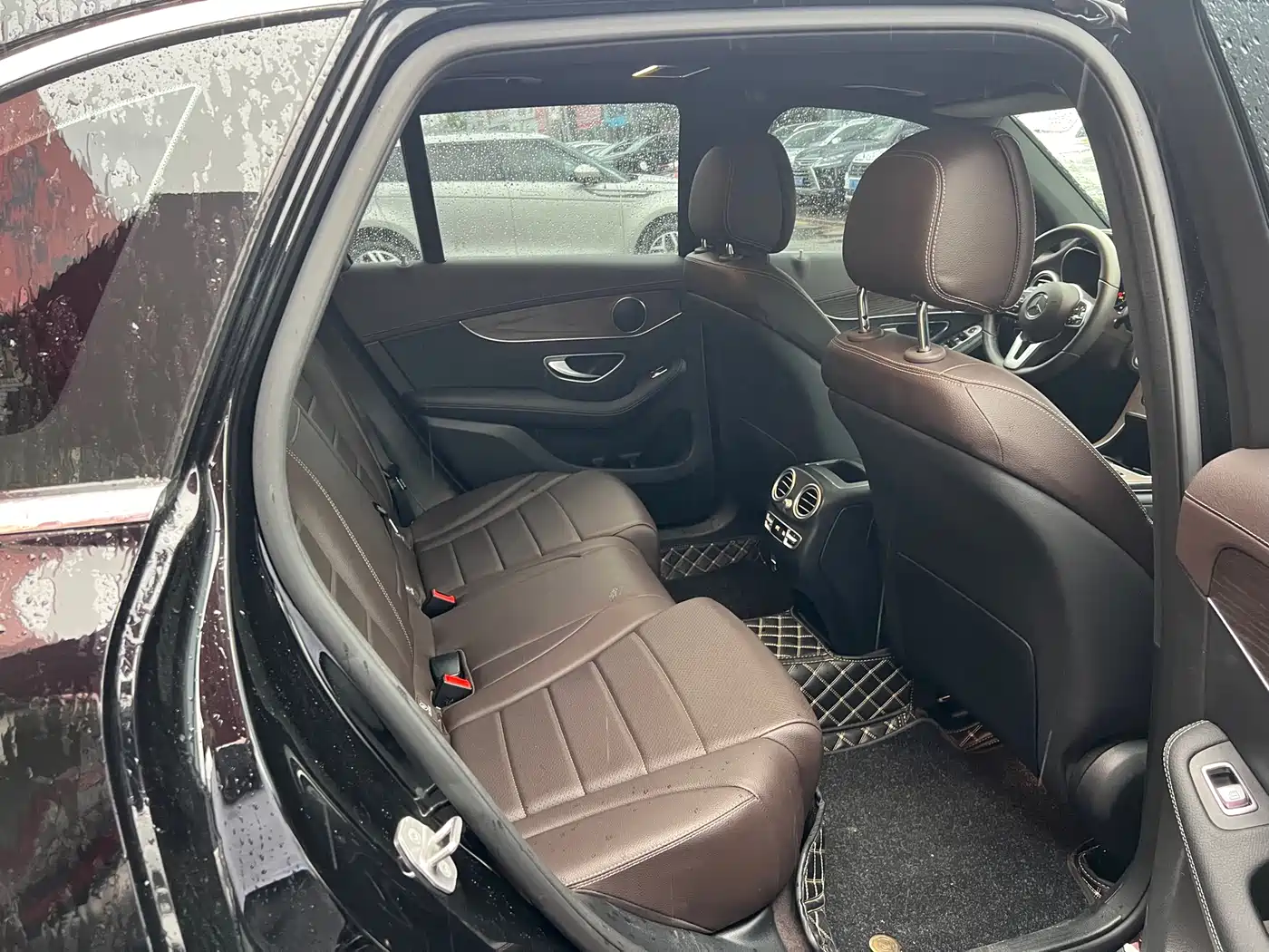 Mercedes-Benz GLC 2022 Facelift GLC 260 L 4MATIC Luxury Model фото 16
