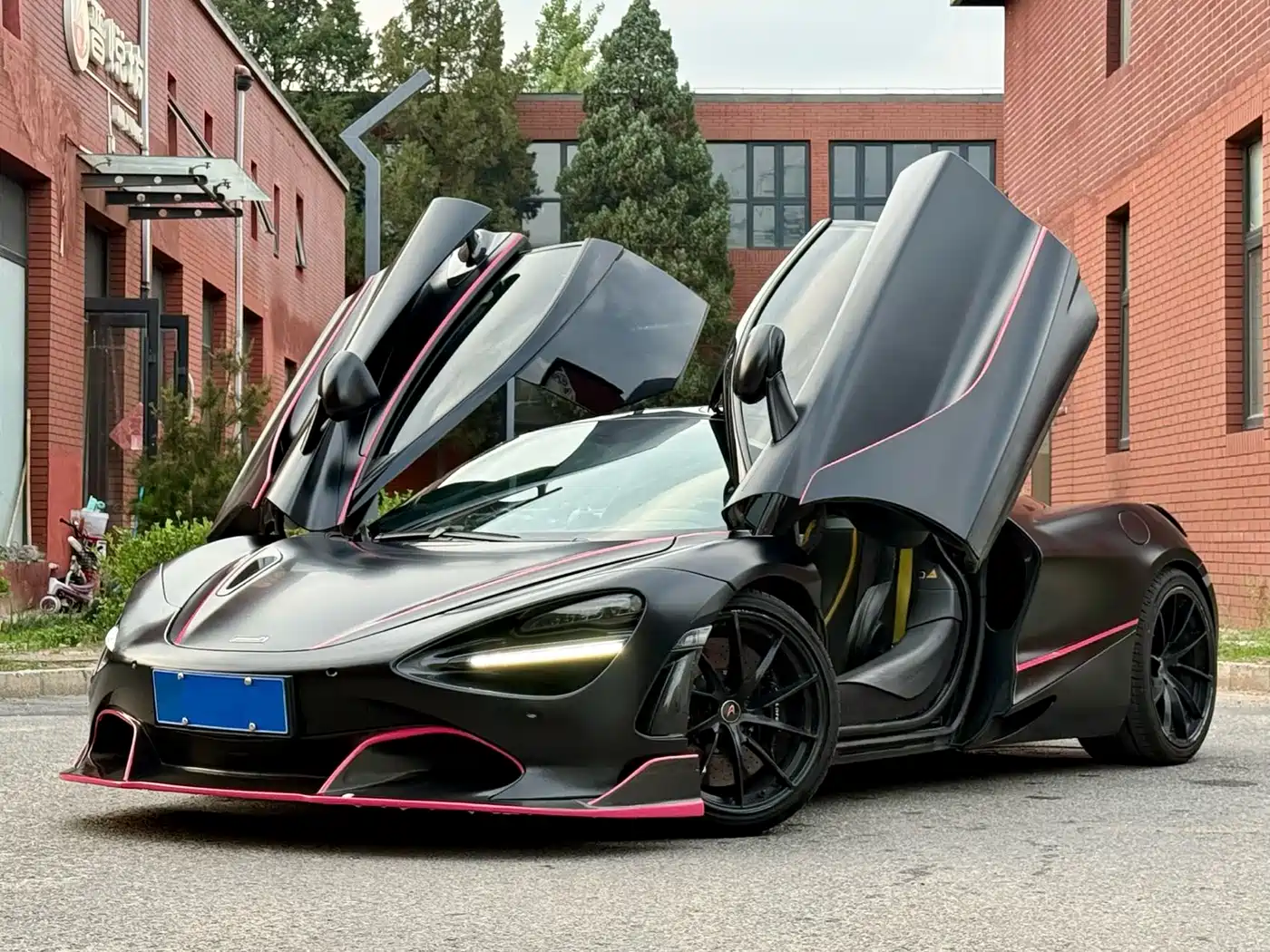 McLaren 720S 2019 4.0T Coupe фото 3