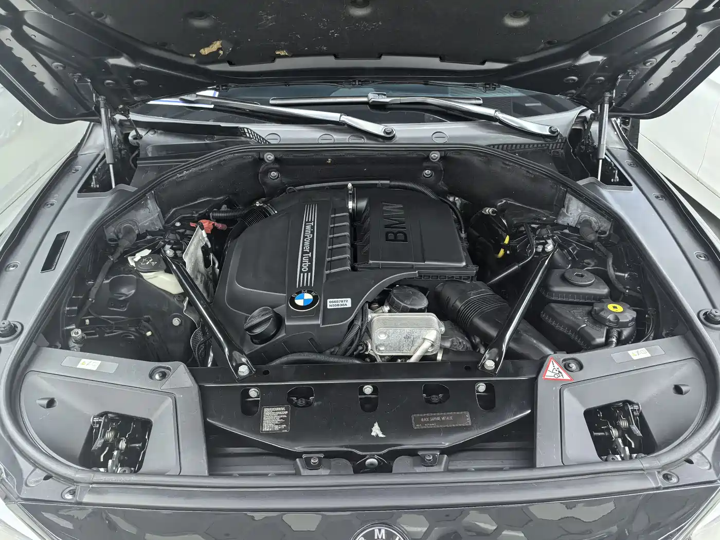 BMW 5 Series GT 2011 535i xDrive Luxury Model фото 9