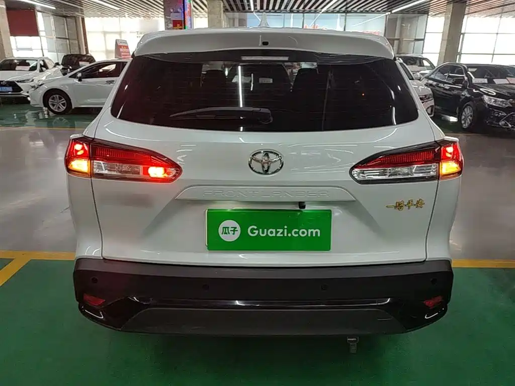 Toyota Frontlander 2023 2.0L CVT Leading Edition фото 6