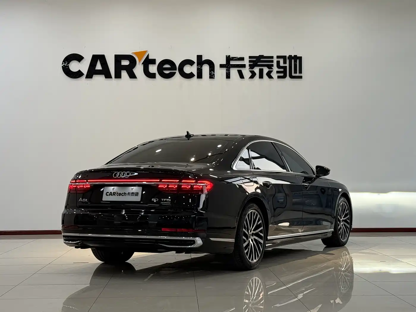 Audi A8 2024 Model A8L 50 TFSI quattro Premium Selection фото 24