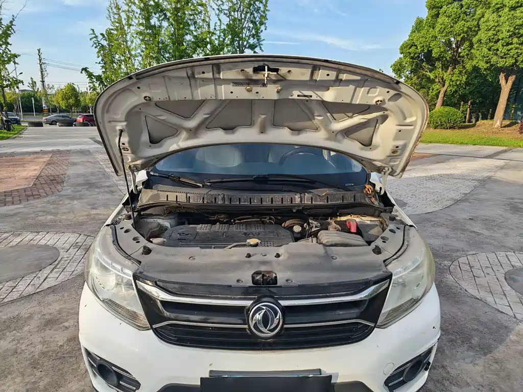 Dongfeng Fengxing Joyear XV 2015 2015 1.6L CVT Luxury