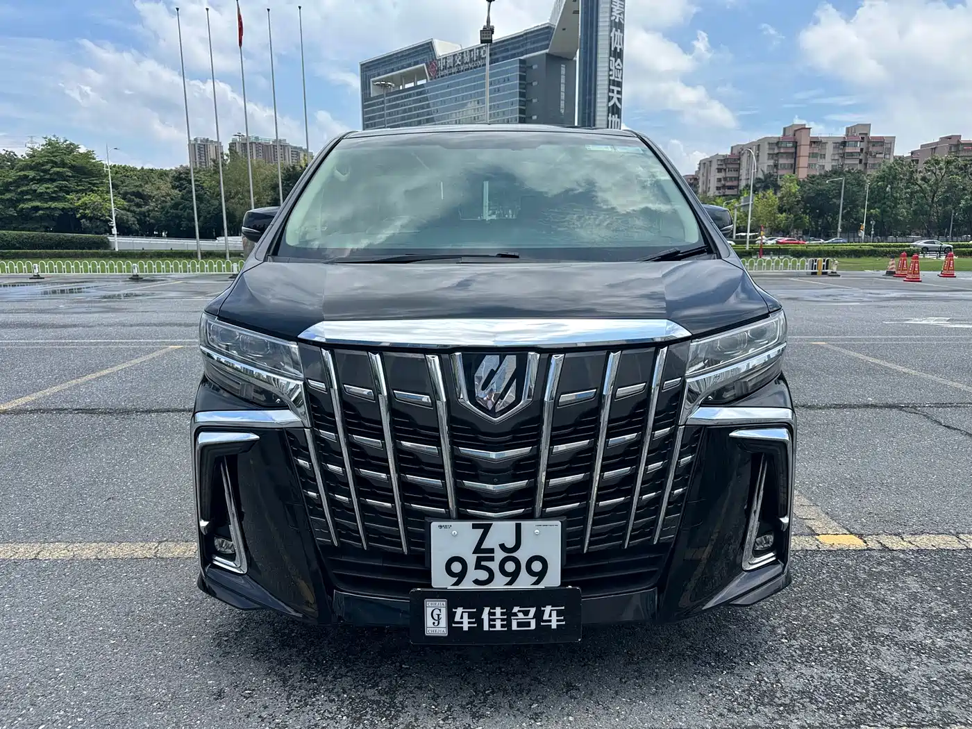 Toyota Alphard 2018 Facelift 3.5L Luxury Edition фото 2