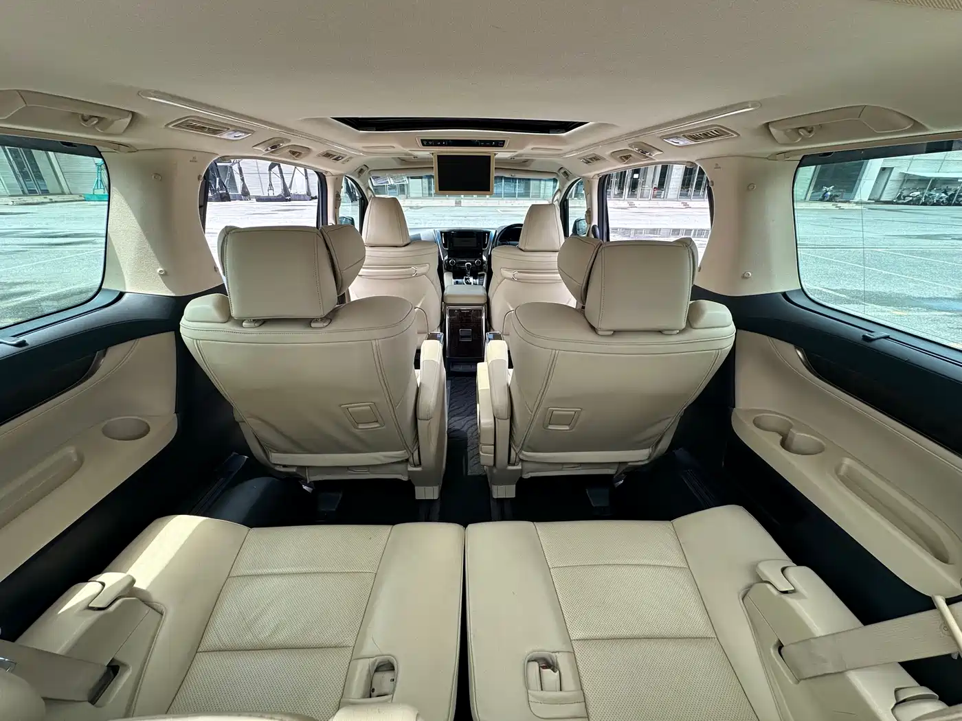 Toyota Alphard 2018 Facelift 3.5L Luxury Edition фото 17