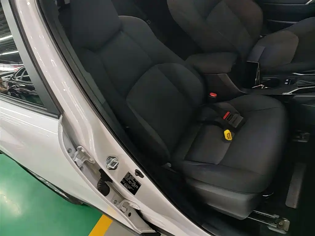 Toyota Frontlander 2023 2.0L CVT Leading Edition фото 25